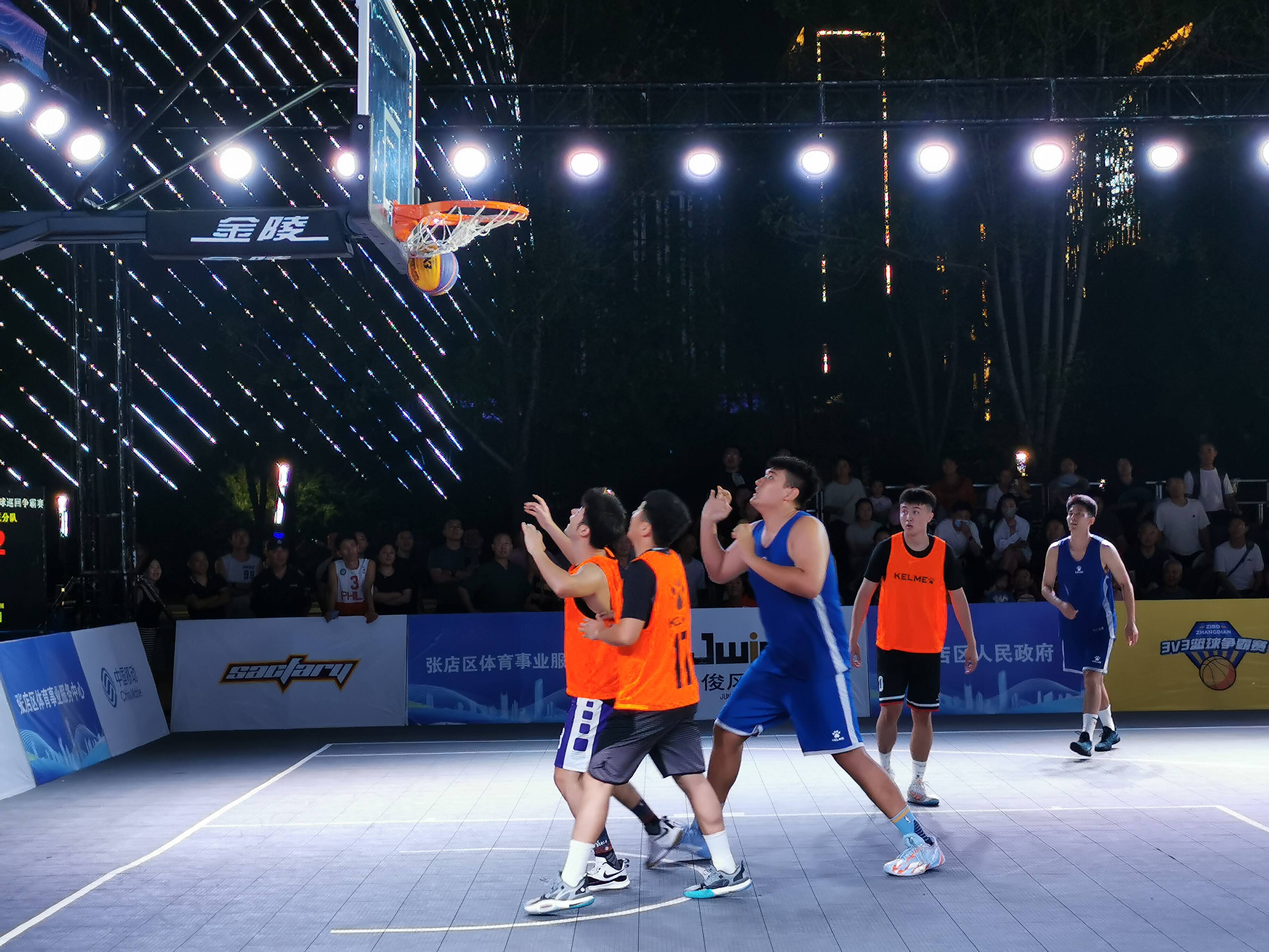 爱游戏官网-包含精彩篮球职业联赛再次上演，强队对决如约而至的词条