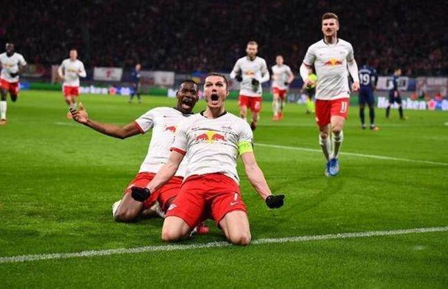 关于沃尔夫斯堡客场大胜，积分榜上升至前列的信息