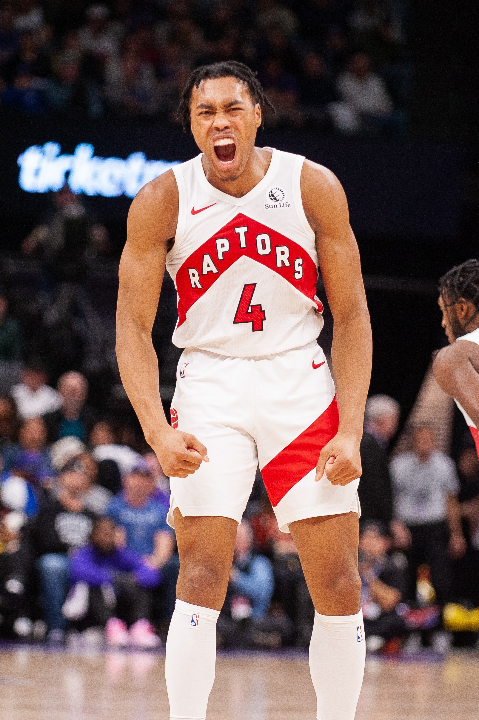 爱游戏官方入口-包含猛龙队外线火力全开，客场轻松击败对手的词条