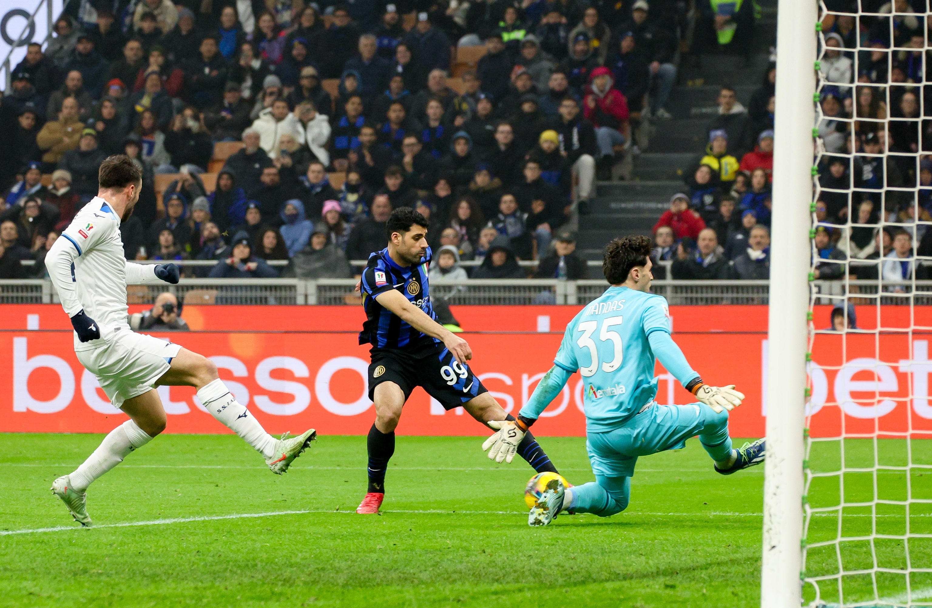 爱游戏中国官网-巴塞罗那艰难闯关国际米兰，晋级半决赛的简单介绍