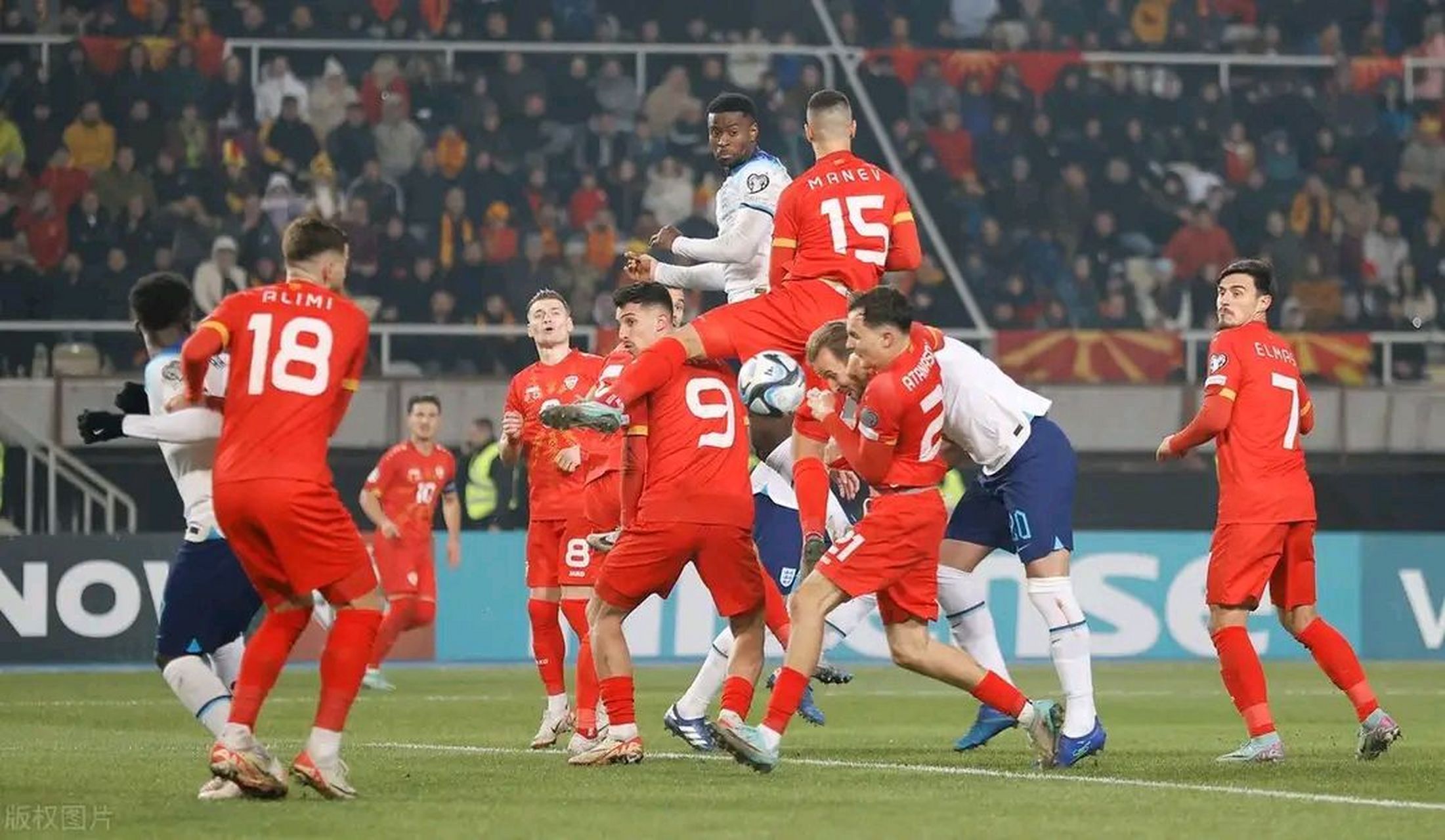 爱游戏官网-英格兰马其顿取三分，队伍状态火爆的简单介绍