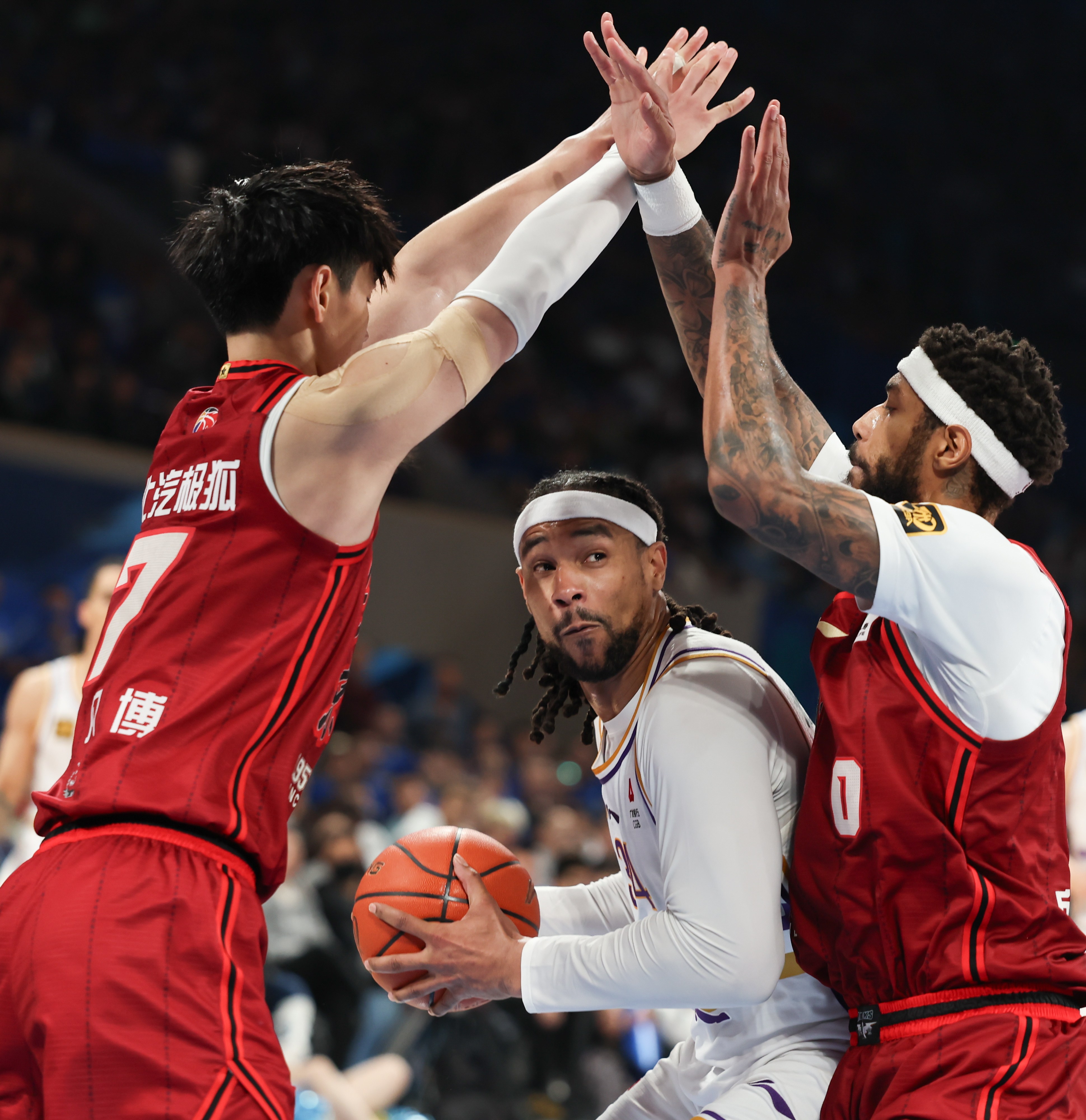 关于篮球联赛季后赛四强产生,争夺激烈精彩的信息 关于篮球联赛季后赛四强产生,争夺激烈精彩的信息