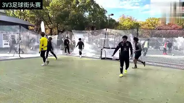 高手云集,足球赛事中展现着实力的较量 高手云集,足球赛事中展现着实力的较量