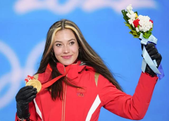 优秀选手攀登巅峰，夺得金牌殊荣