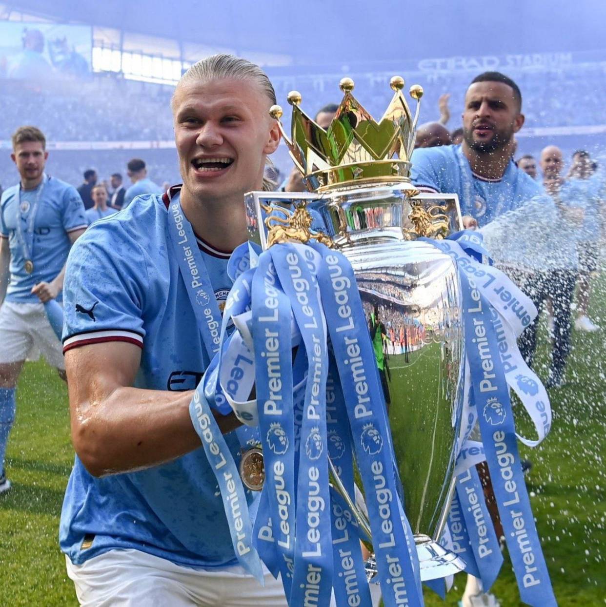 爱游戏入口-关于欧洲足坛对决即将展开，球员斗志高昂备战比赛的信息