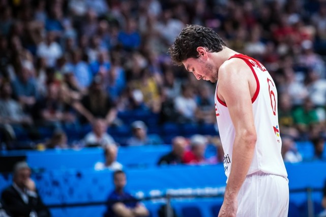 爱游戏官网-斯洛伐克队最后时刻逆袭成功，波兰队憾失晋级机会的简单介绍