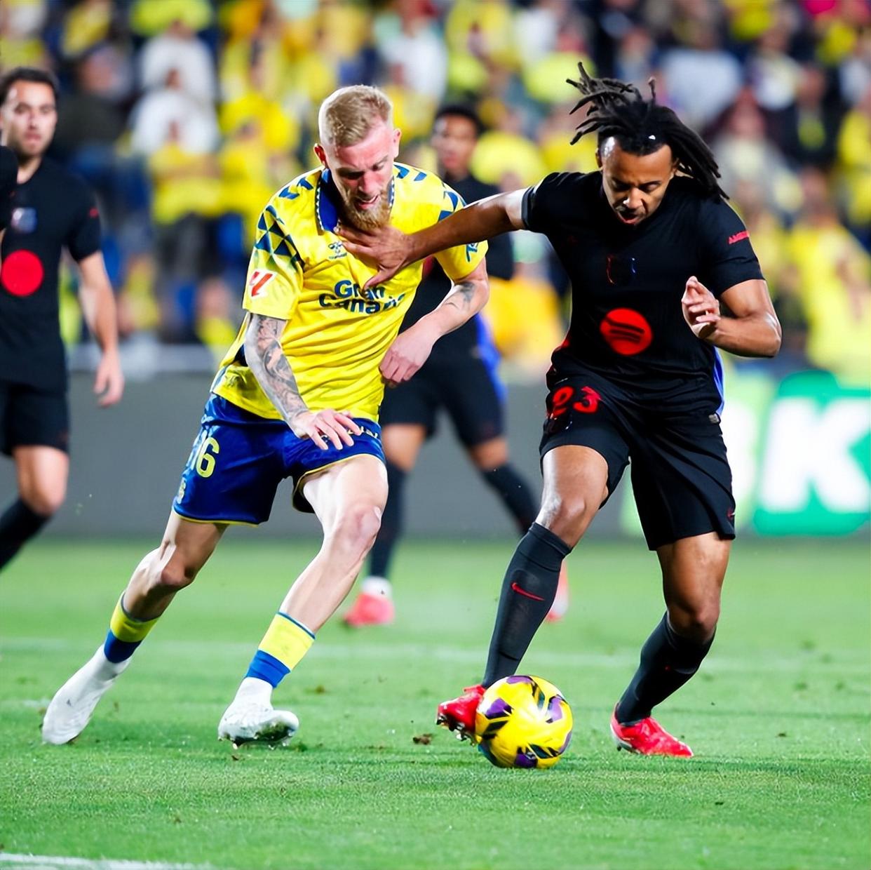 巴塞罗那球员破门并助球队胜出 巴塞罗那球员破门并助球队胜出