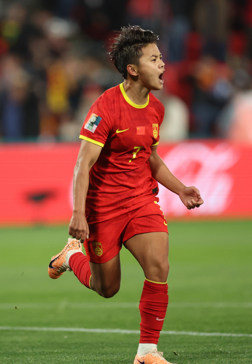 爱游戏官网-关于足球热潮席卷，女足影响力扩展的信息