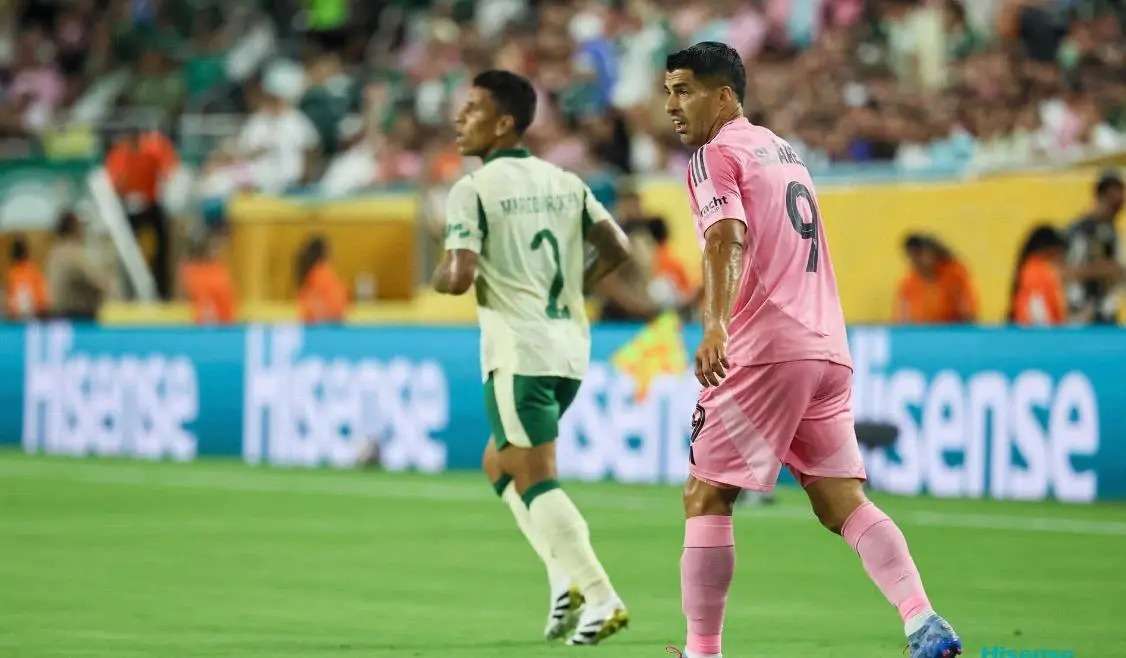 爱游戏-巴萨主场大捷！苏亚雷斯梅开二度，助队连胜