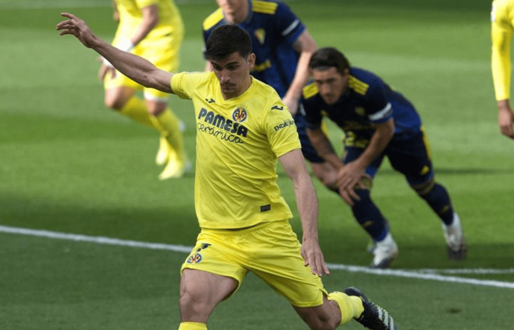 爱游戏亚洲官网-赫塔菲门前失利，错失夺取三分机会的简单介绍