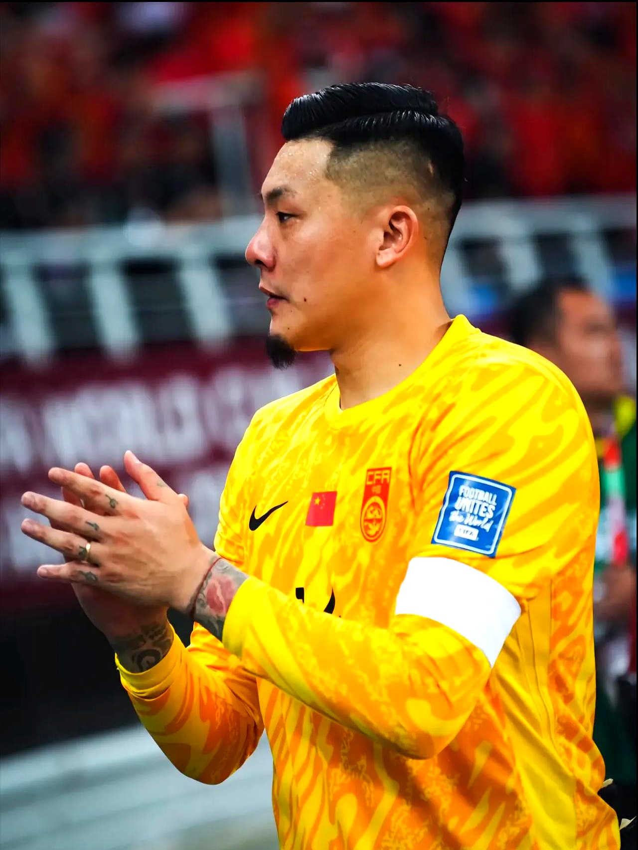 国足队员团结协作,夺得国际赛桂冠 国足队员团结协作,夺得国际赛桂冠