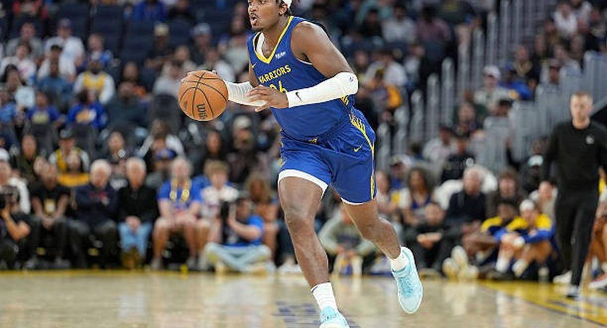 勇士锋线防守火力十足,助球队守住领先优势的简单介绍 勇士锋线防守火力十足,助球队守住领先优势的简单介绍