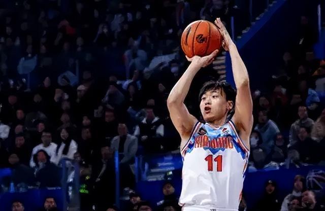 爱游戏入口-福建队在比赛中取得重要胜利，实力有所提升