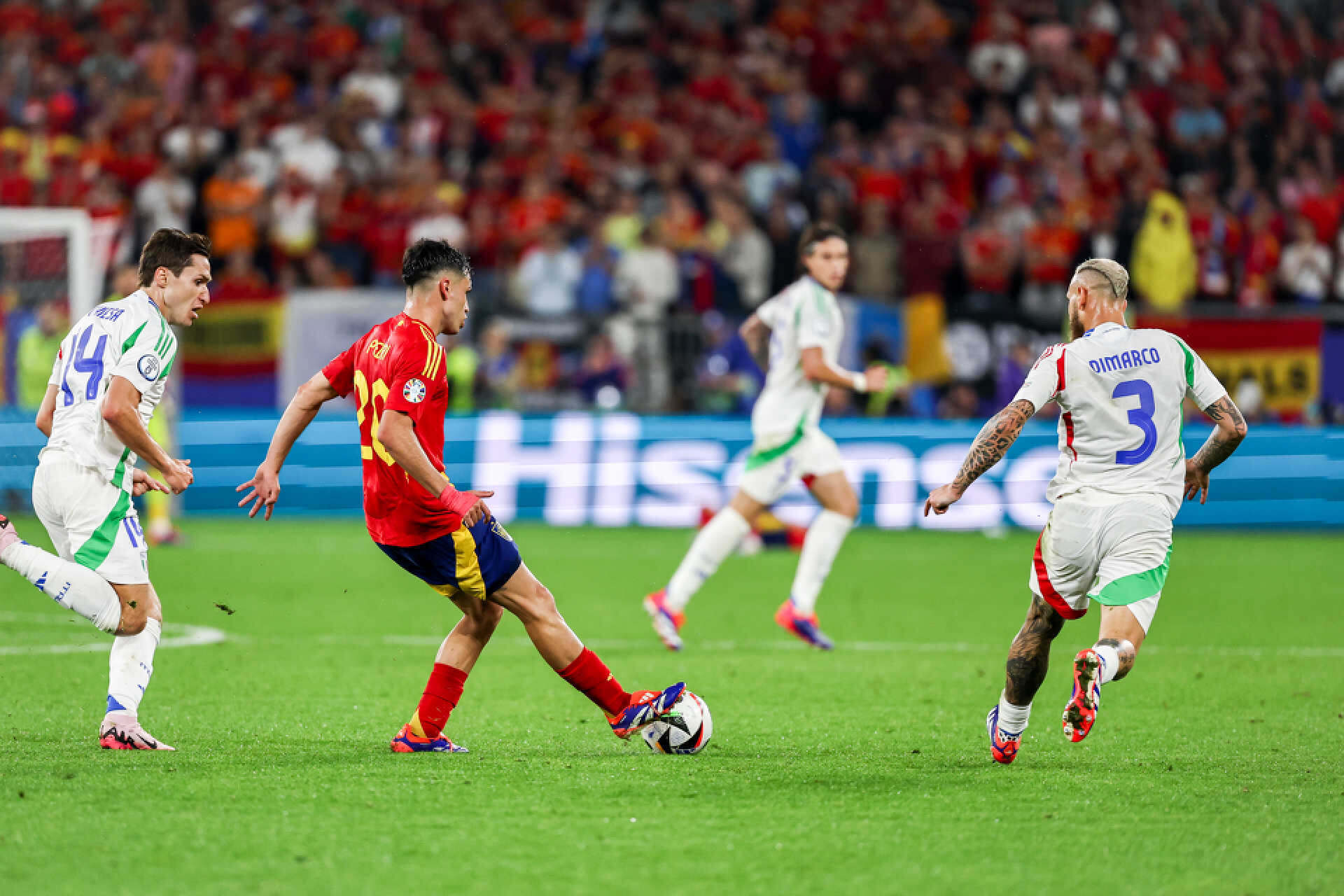 意大利足球队成功杀入半决赛 意大利足球队成功杀入半决赛