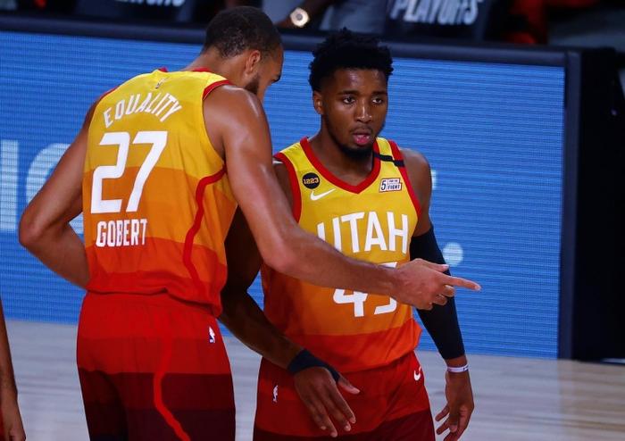 爵士客场击败鹈鹕止步两连胜的简单介绍 爵士客场击败鹈鹕止步两连胜的简单介绍