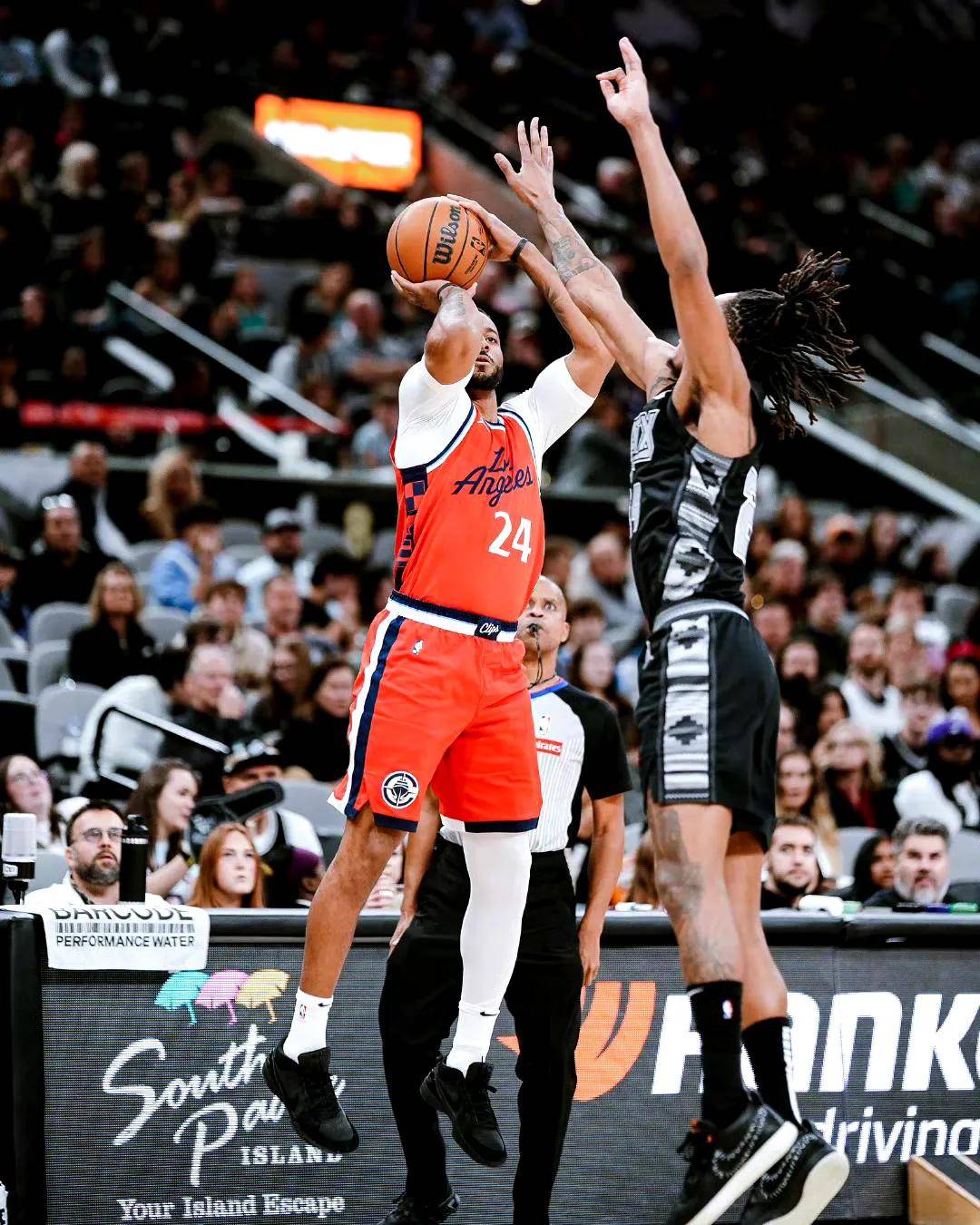 爱游戏官网-快船遭遇惨败，西部排名下滑的简单介绍