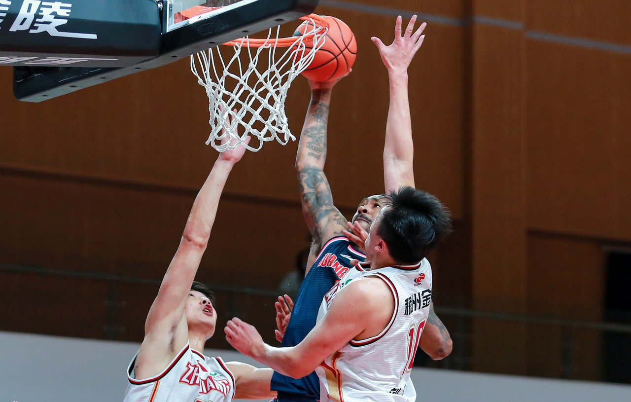 包含深圳队外援手感火热，助力赢球的词条