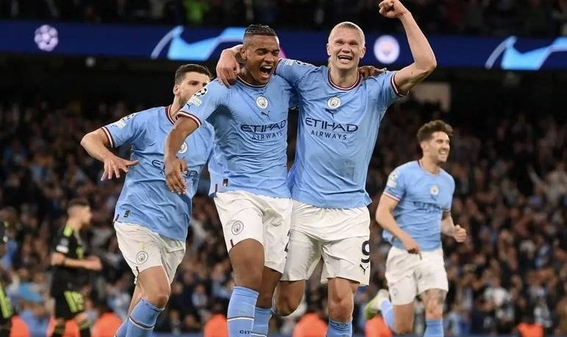 曼城客场逆转,保持不败纪录 曼城客场逆转,保持不败纪录