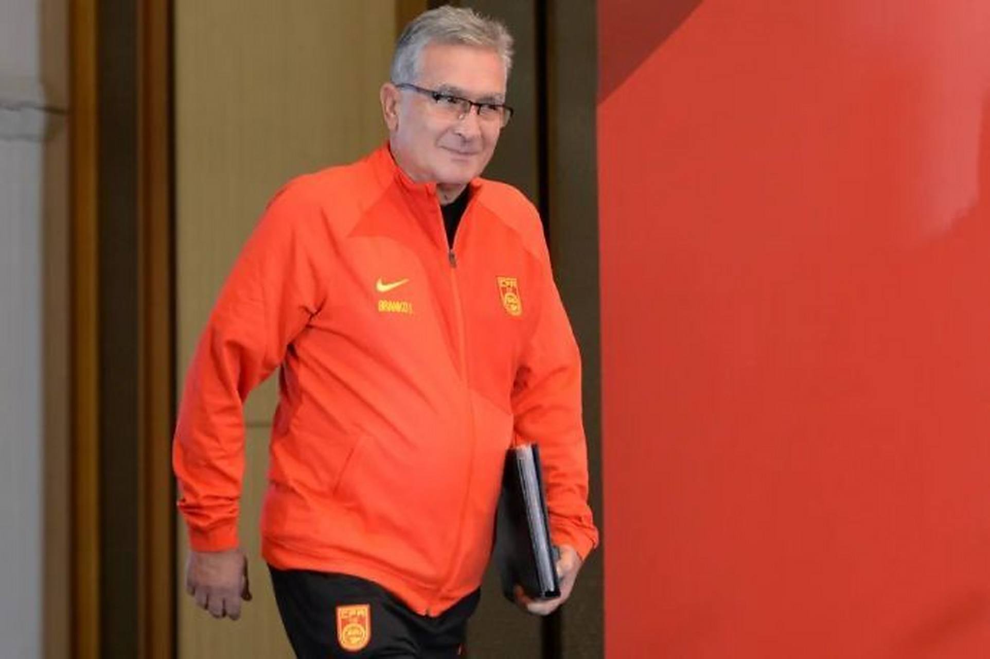 爱游戏在线-关于主教练在赛后新闻发布会上表达对球队的信心的信息