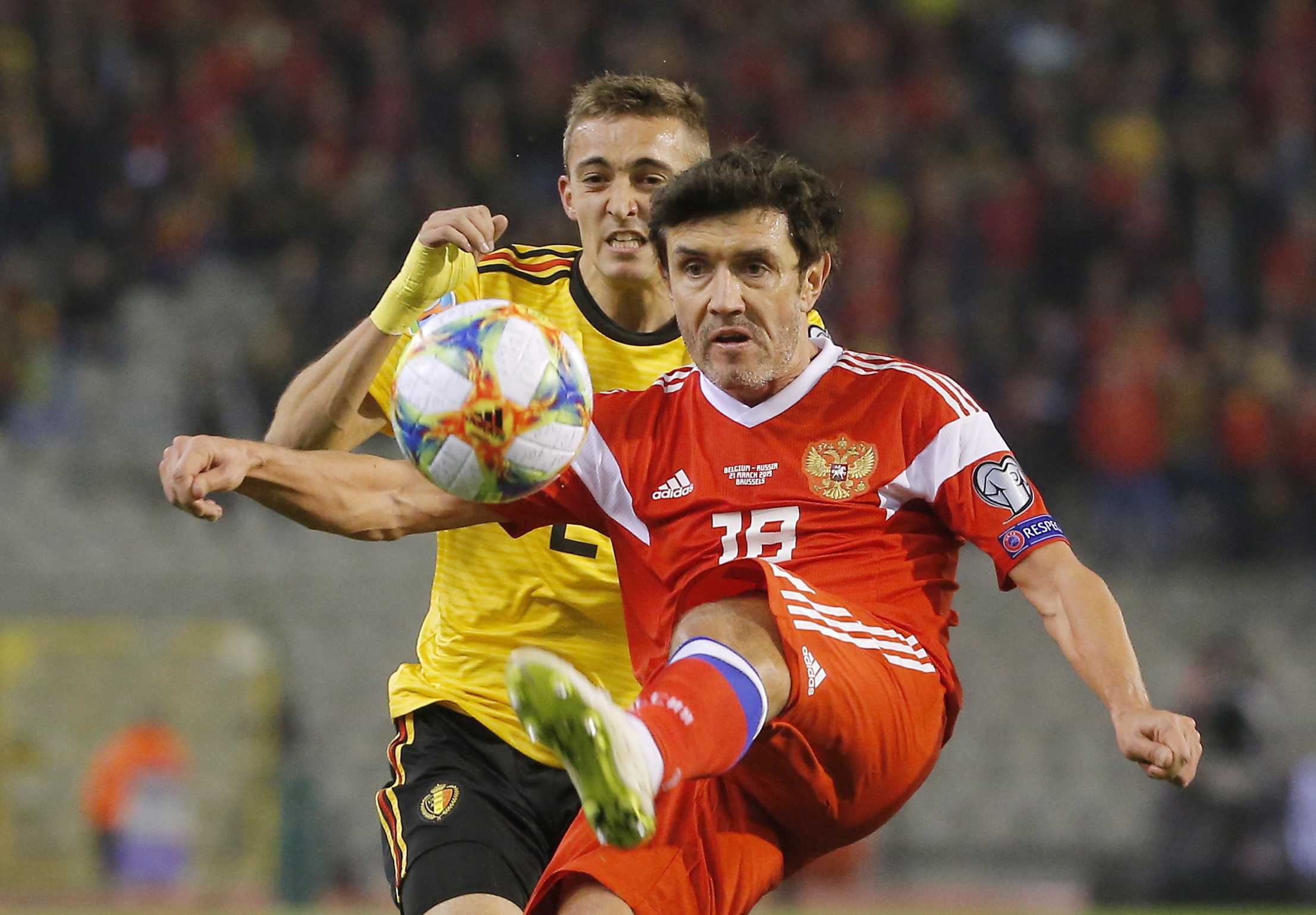 包含俄罗斯客场全取3分，欧预赛排名攀升的词条